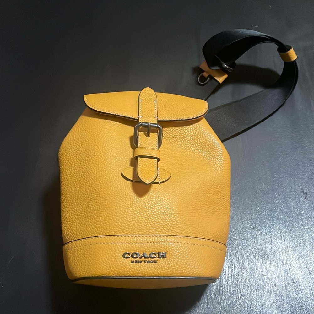 Coach Hudson Leather Small Pack